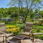 The Admiral\'S Retreat
