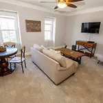 Downtown Annapolis King George 3Rd Floor Hideaway
