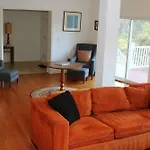 Quiet Relaxing Waterfront Suisse Chalet