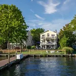 Oasis By The Bay - Waterfront Heated Pool Hot Tub