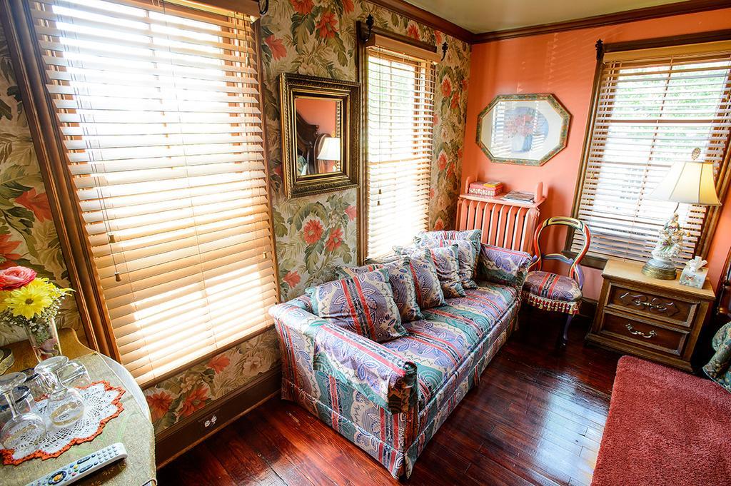 Bed & Breakfast Academy