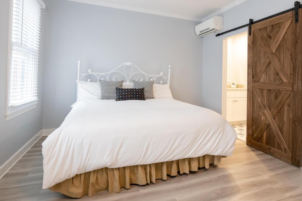 Bed & Breakfast On Main
