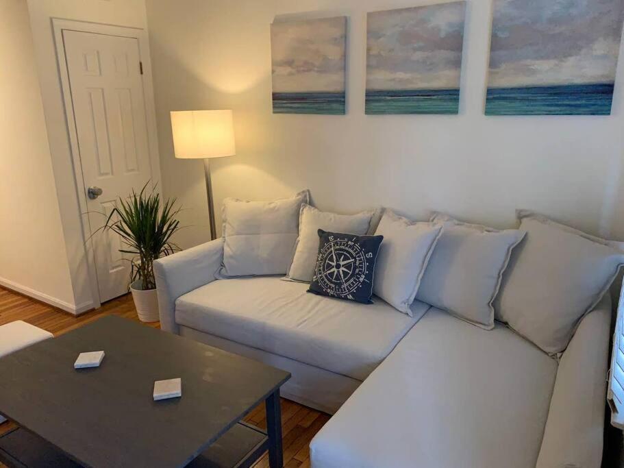 Holiday home Cozy 2br W/ Parking In Downtown *