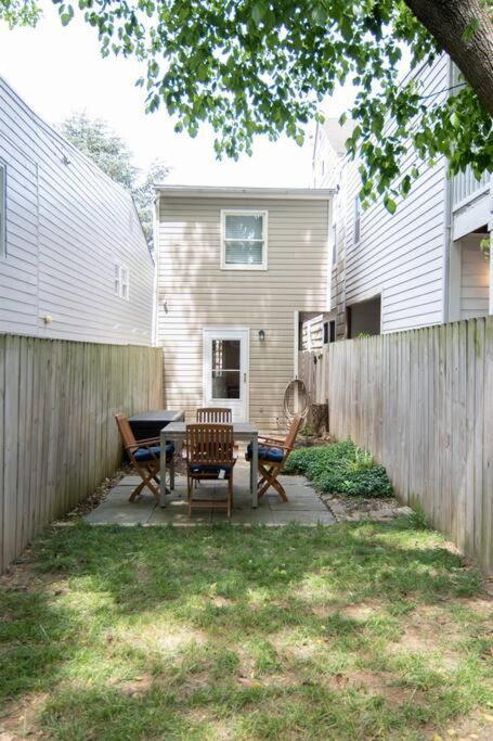 Cozy 2br W/ Parking In Downtown Annapolis