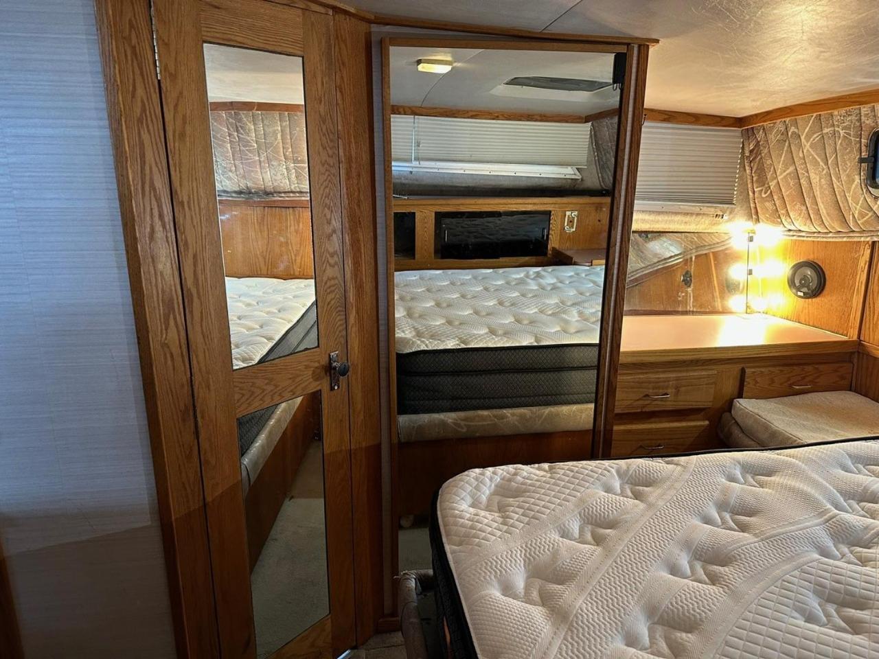 Boat Life - Overnight Botel *