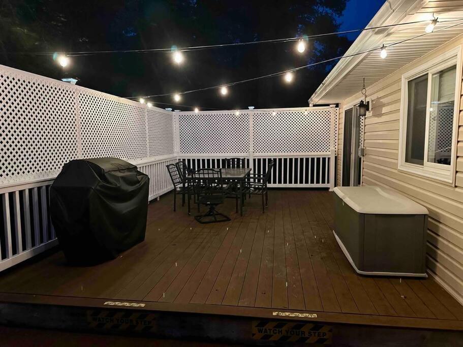 Retreat - 7 Mins From Dta! Holiday home