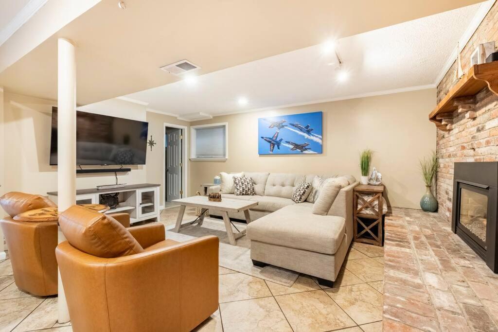 Holiday home Retreat - 7 Mins From Dta! *