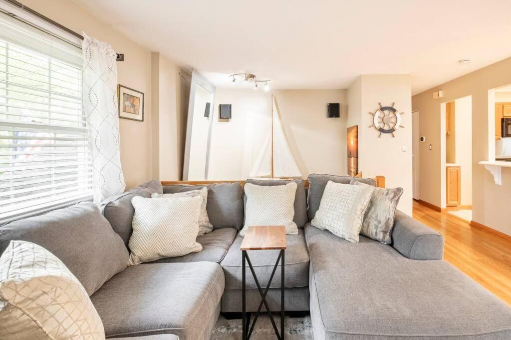 Retreat - 7 Mins From Dta! Holiday home