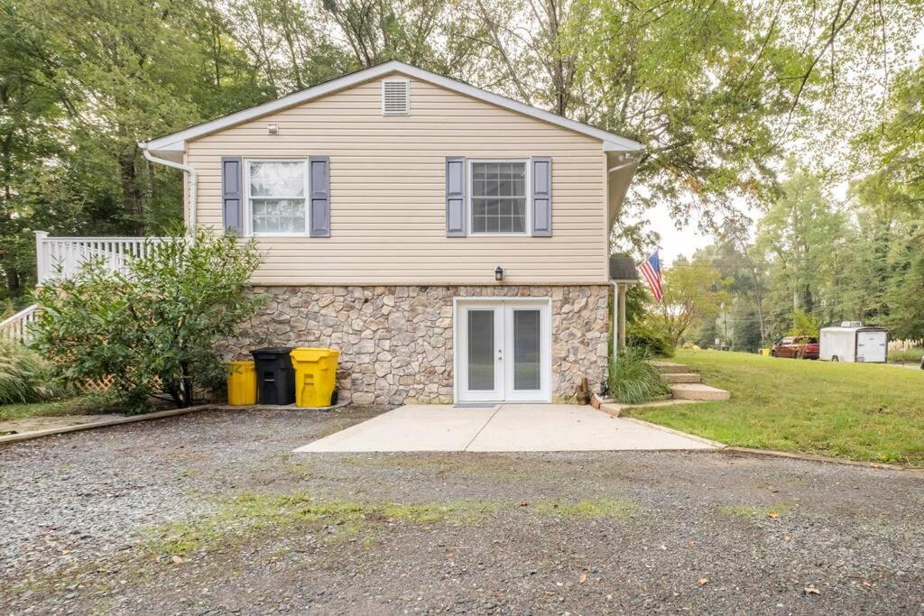 Holiday home Retreat - 7 Mins From Dta!