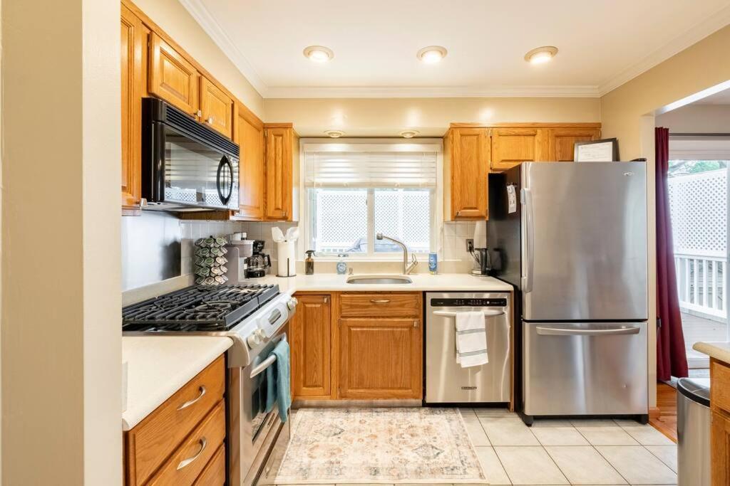 Holiday home Retreat - 7 Mins From Dta!