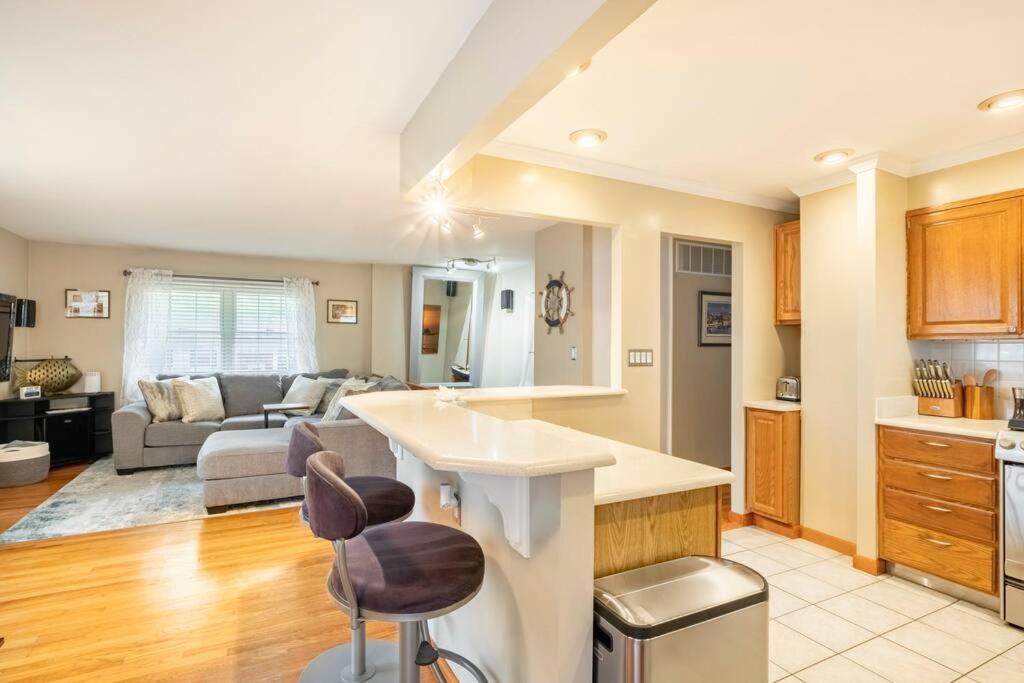 Holiday home Retreat - 7 Mins From Dta!