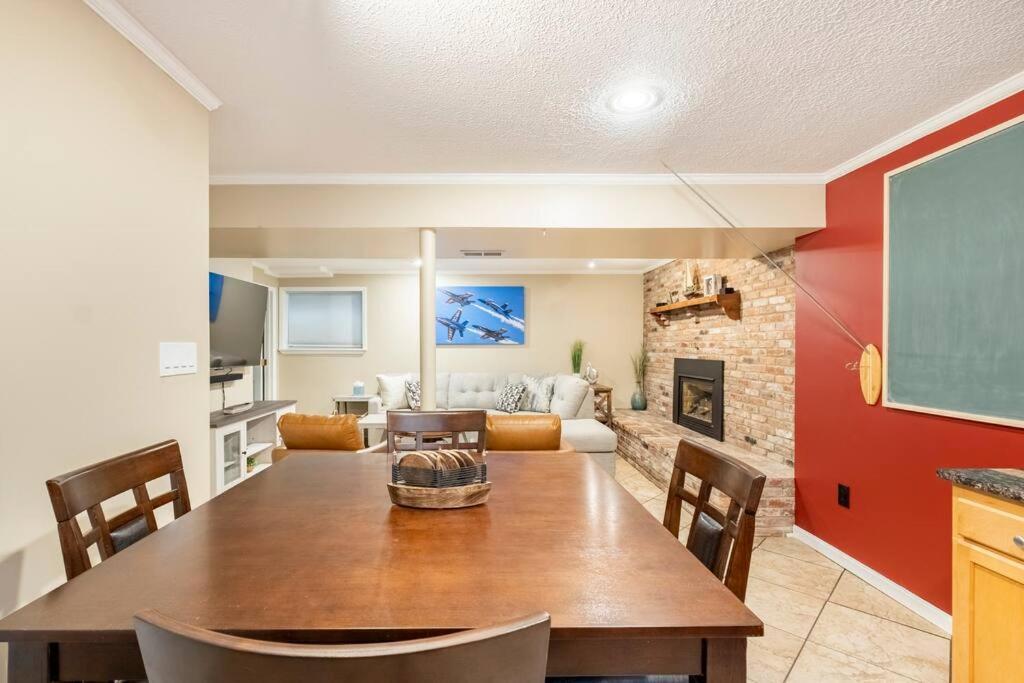 Holiday home Retreat - 7 Mins From Dta!