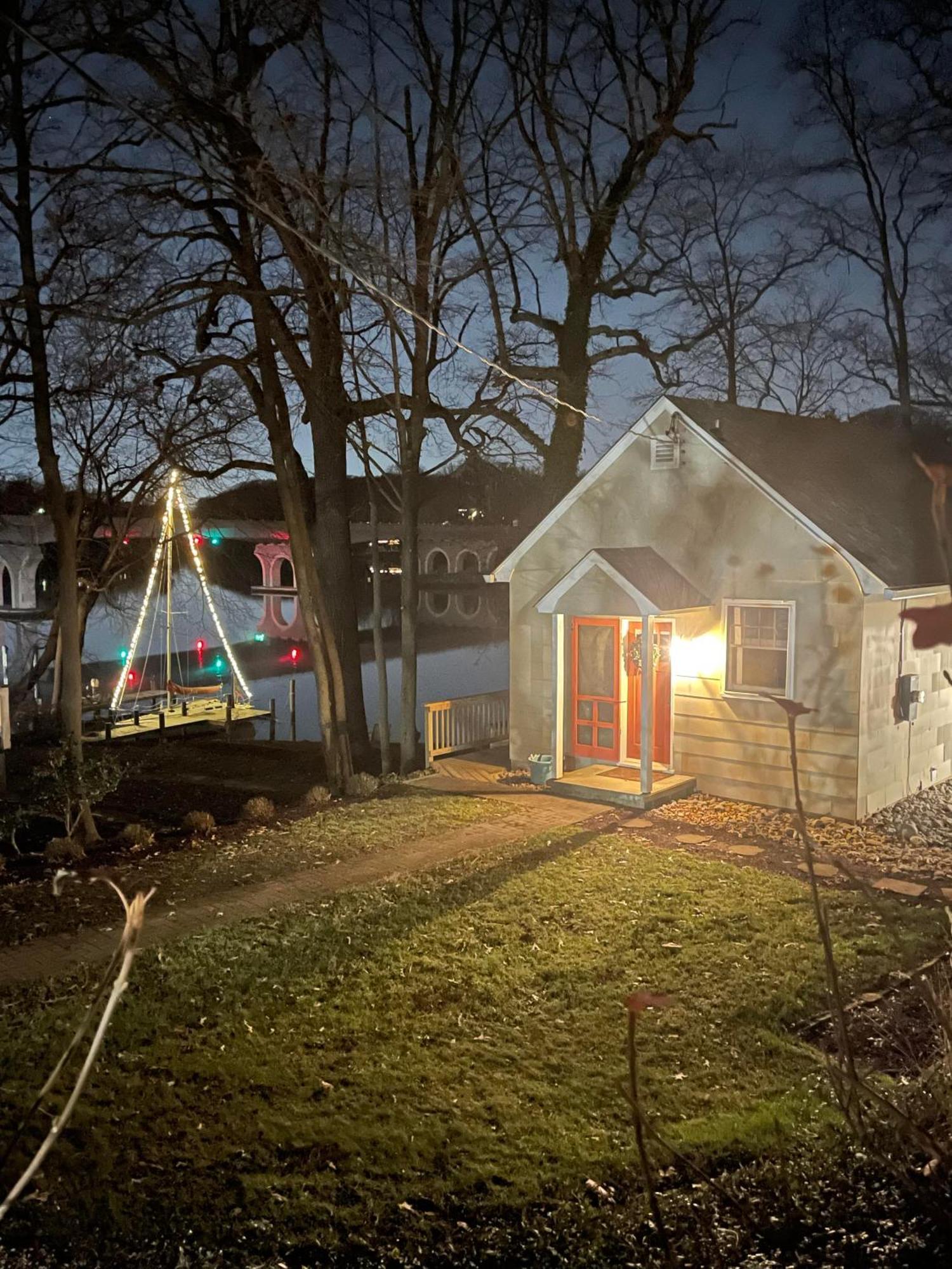 Weems Creek Cottage, Waterfront Annapolis