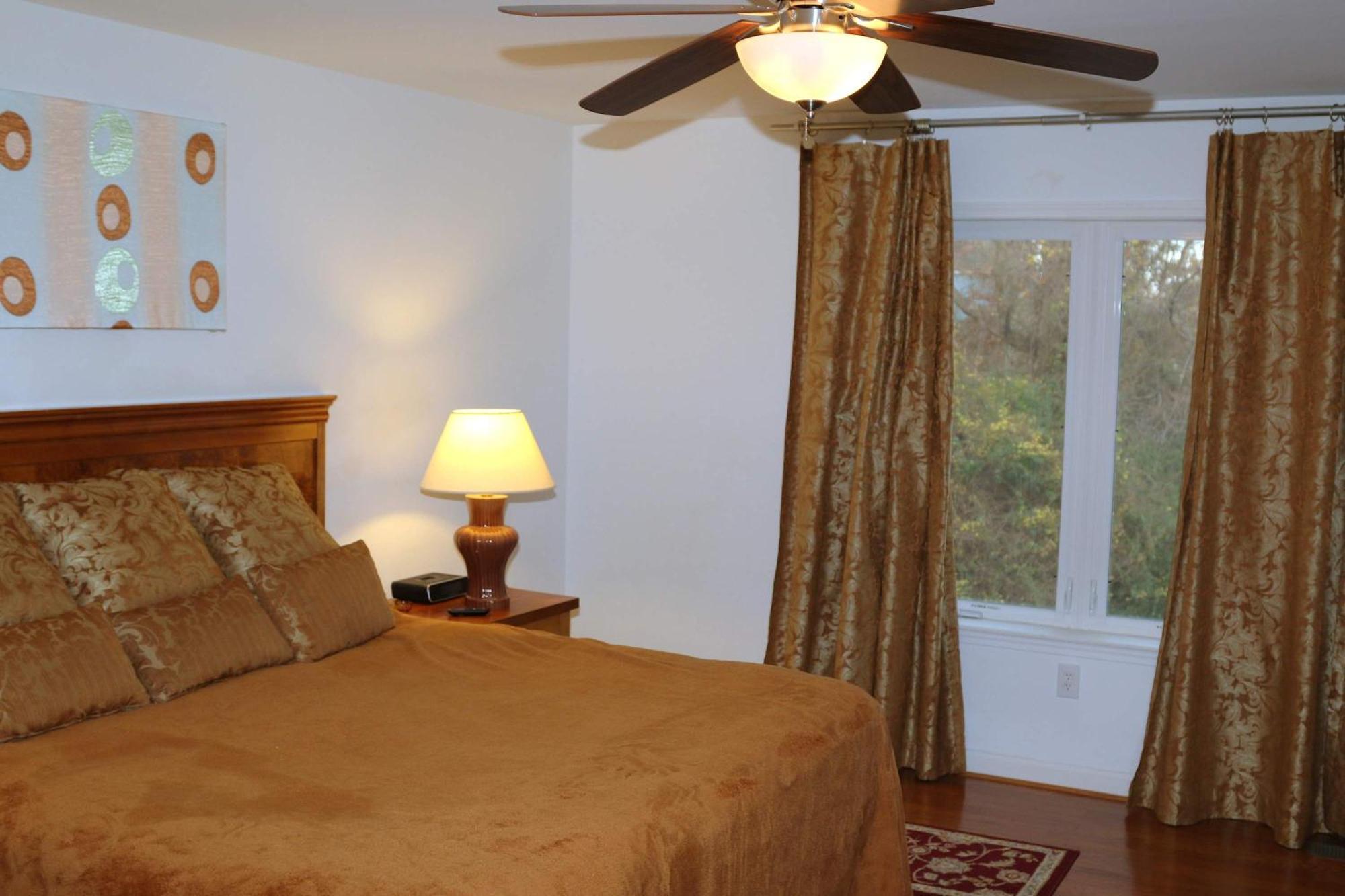 Quiet Relaxing Waterfront Suisse Holiday home Annapolis