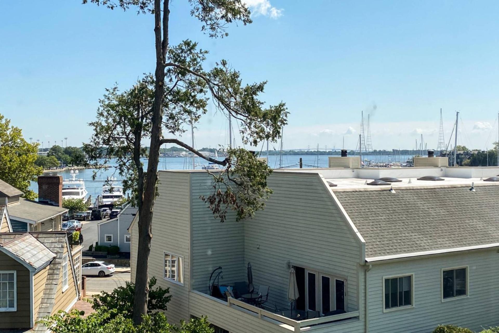 Deep In The Heart Of Crabtown - Itrip Annapolis