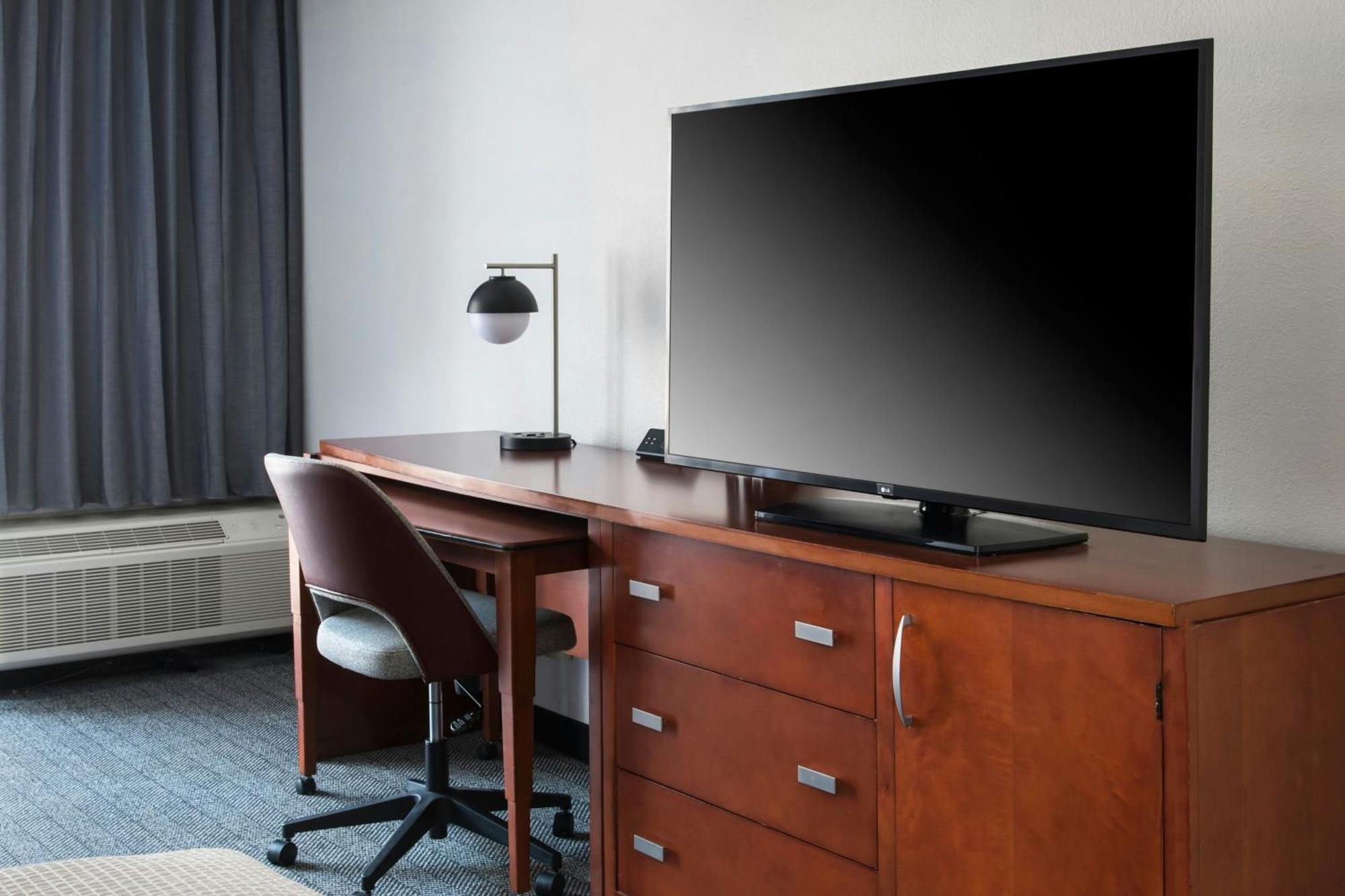 Courtyard By Marriott 3*