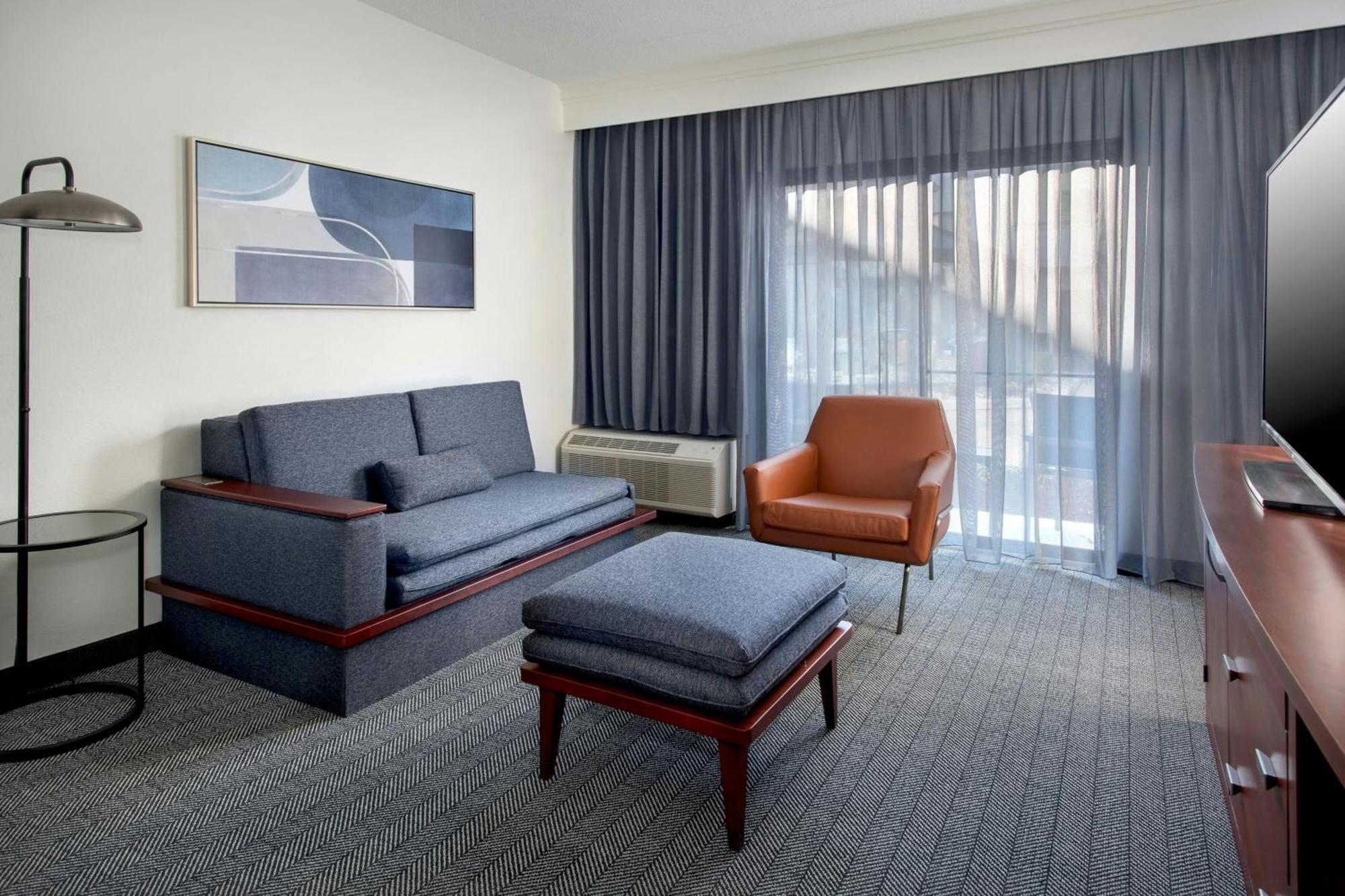 Hotel Courtyard By Marriott