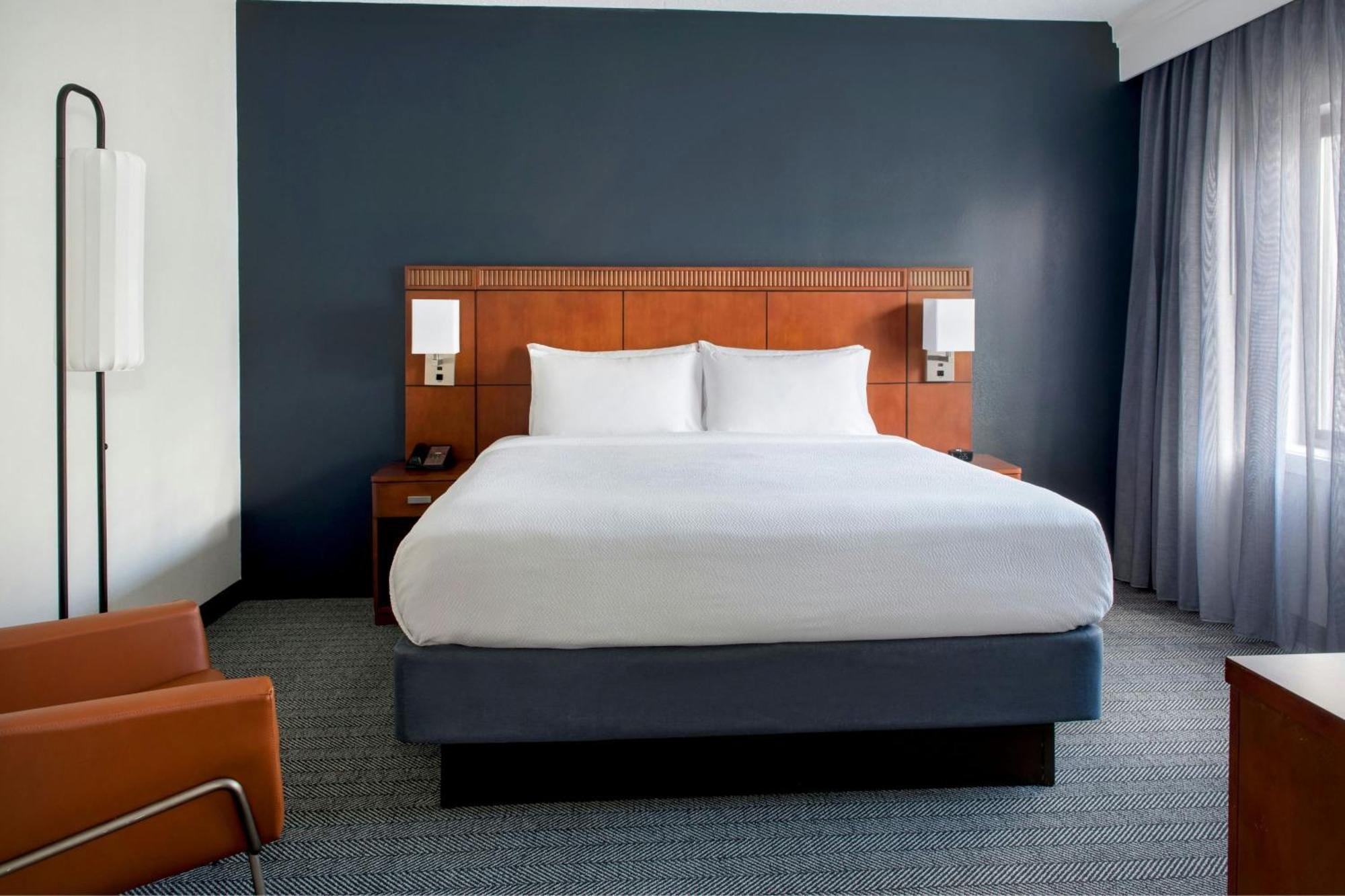 Courtyard By Marriott Hotel