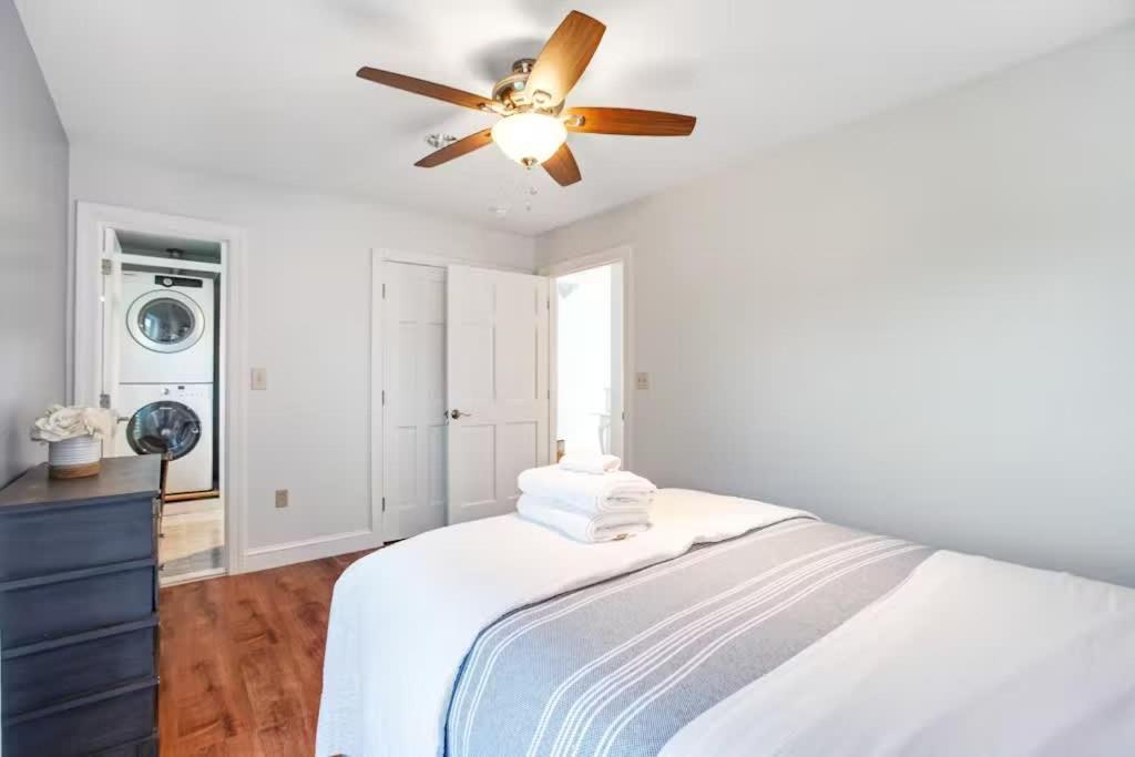 Holiday home Oasis By The Bay - Waterfront Heated Pool Hot Tub