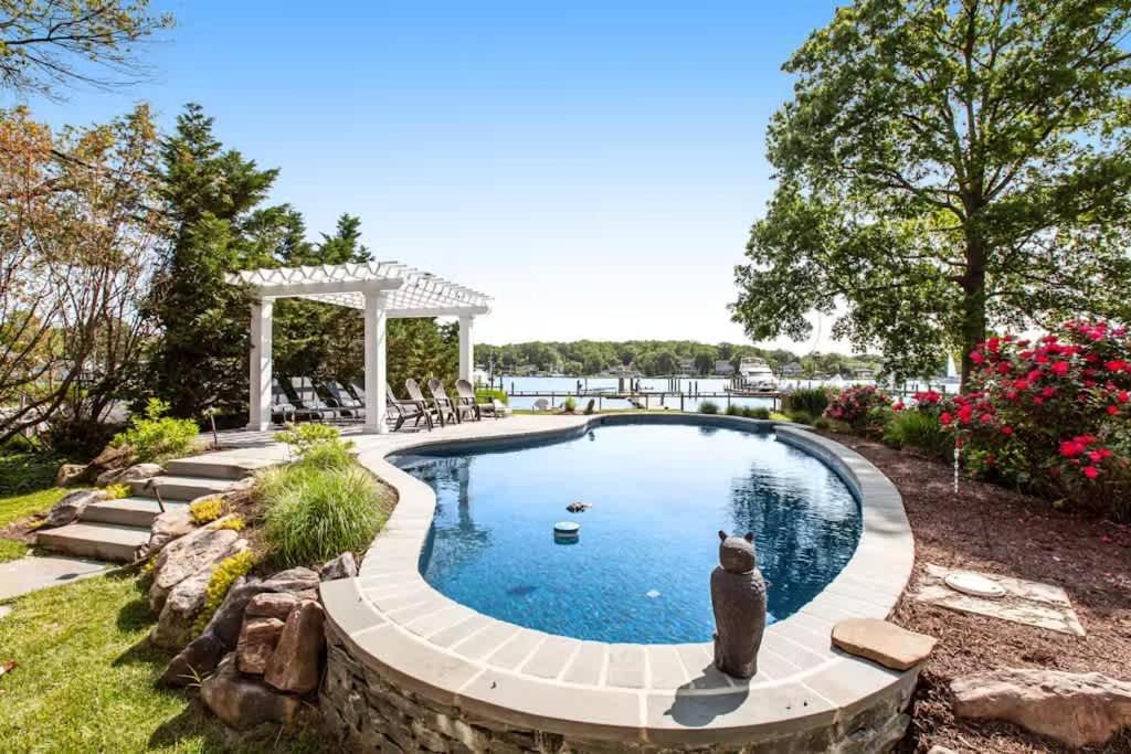 Oasis By The Bay - Waterfront Heated Pool Hot Tub Annapolis