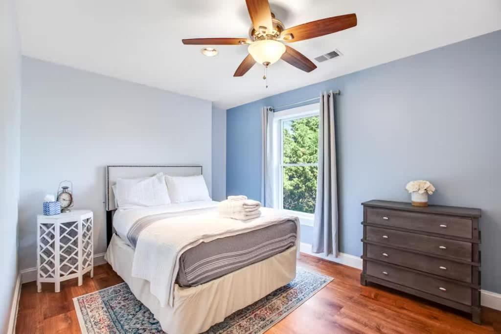 Oasis By The Bay - Waterfront Heated Pool Hot Tub * Annapolis