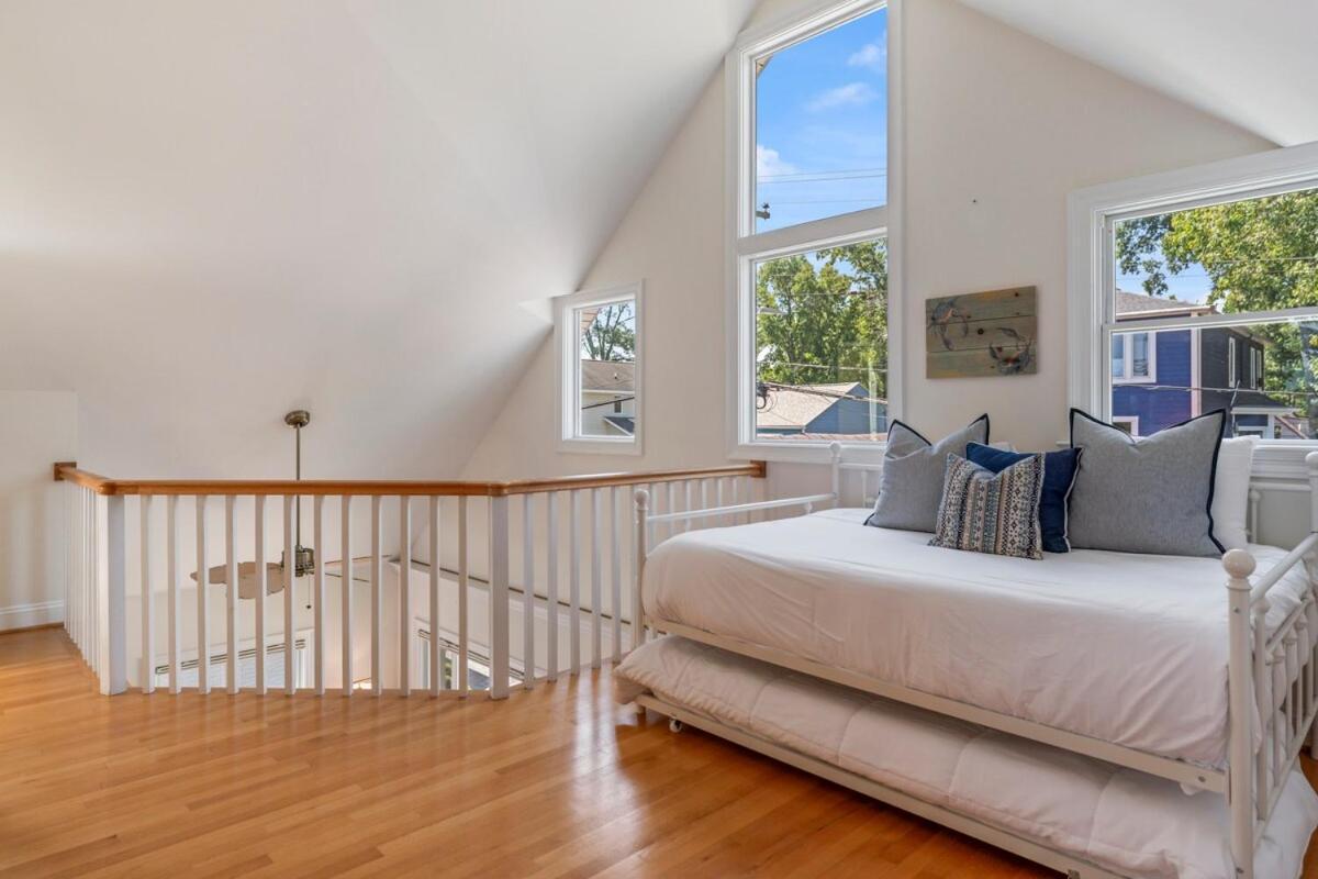 Waterfront Getaway - Dock Ur Boat & Walk To *