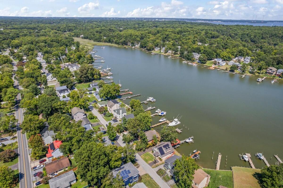 Waterfront Getaway - Dock Ur Boat & Walk To Holiday home Annapolis