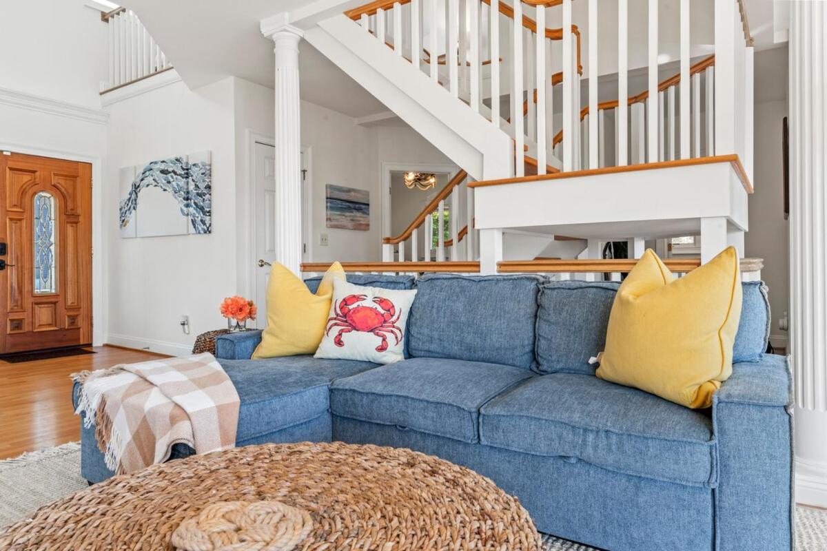 Waterfront Getaway - Dock Ur Boat & Walk To Holiday home *