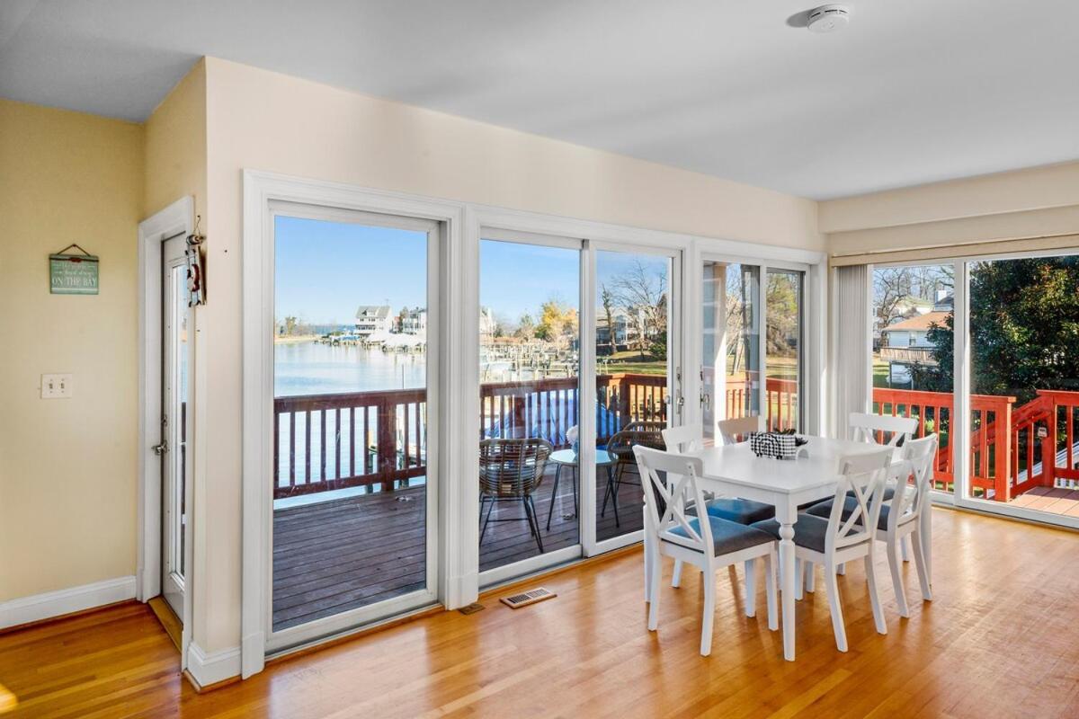 Waterfront Getaway - Dock Ur Boat & Walk To Holiday home Annapolis