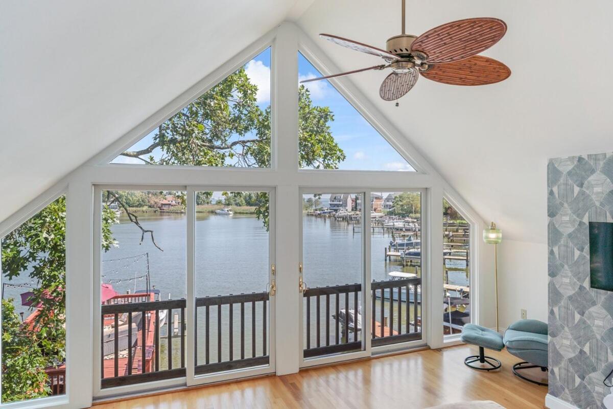 Waterfront Getaway - Dock Ur Boat & Walk To *
