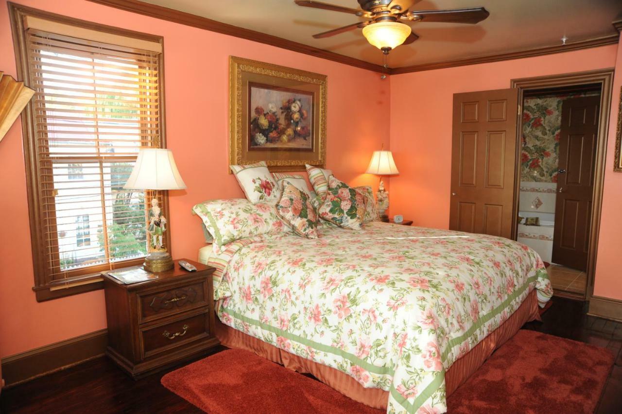 Academy Bed & Breakfast