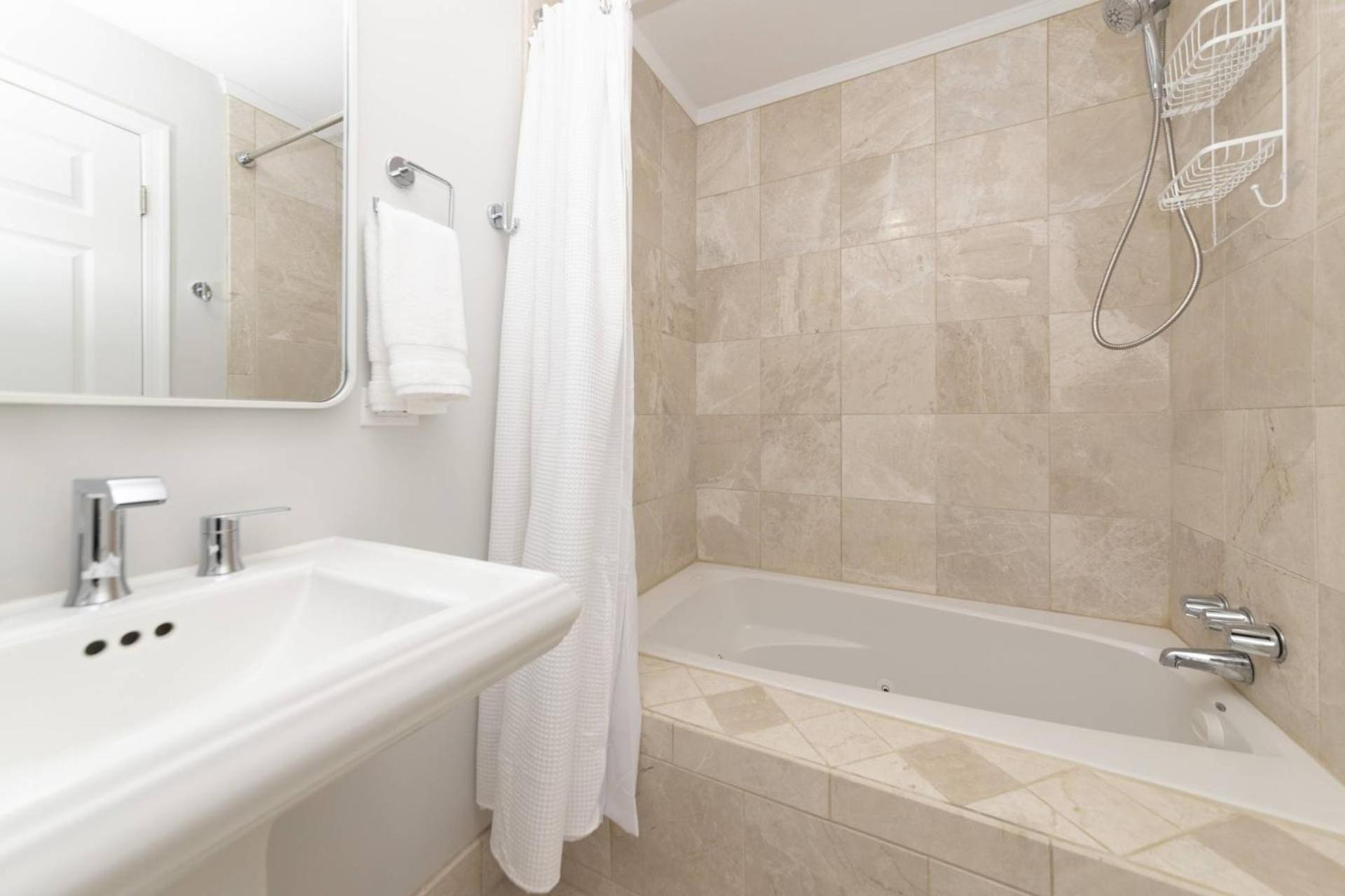 Admiral's Retreat - Itrip Holiday home *